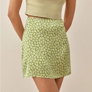 Reformation benson skirt in green floral